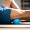 Piłka do masażu mięśni ciała rolowania piłeczka rehabilitacyjna z kolcami - obrazek 11